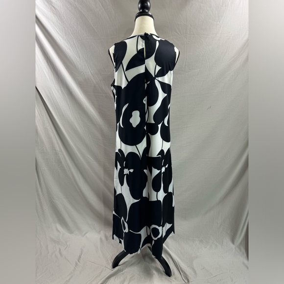 Black/White Floral Printed Loose Fit Dress - Picture 7 of 8